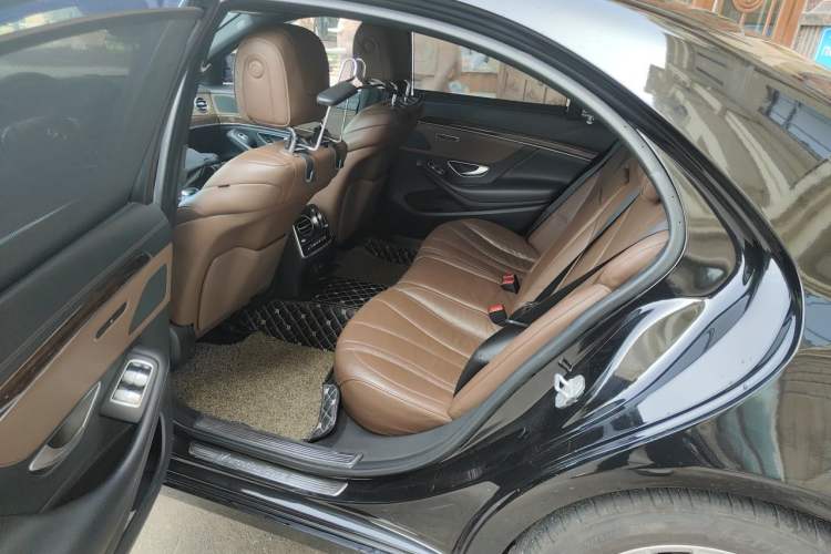 Used Mercedes-Benz S-Class 2016 S 320 L Business Model Left Rear Seat