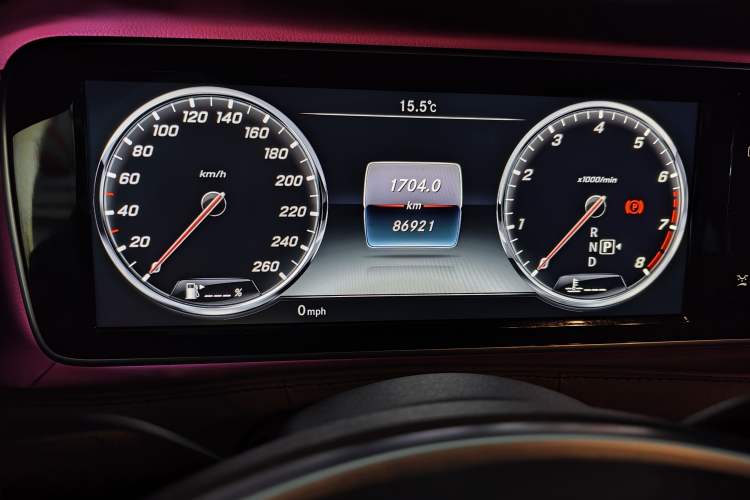 Used Mercedes-Benz S-Class 2016 S 320 L Luxury Model Odometer Close Up