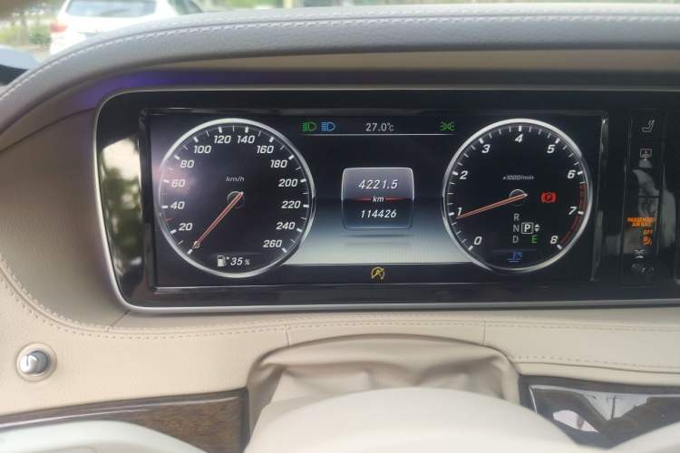 Used Mercedes-Benz S-Class 2016 S 320 L Luxury Model Odometer Close Up
