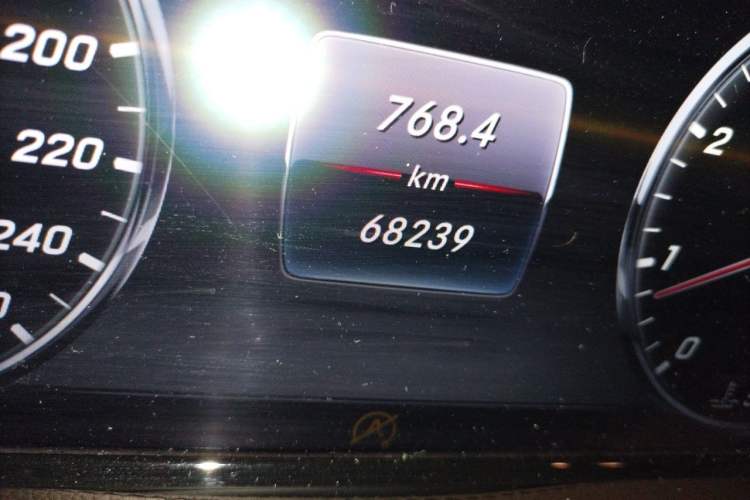 Used Mercedes-Benz S-Class 2016 S 320 L Business Model Odometer Close Up