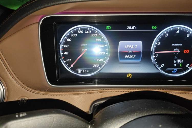 Used Mercedes-Benz S-Class 2016 S 320 L Luxury Model Odometer Close Up