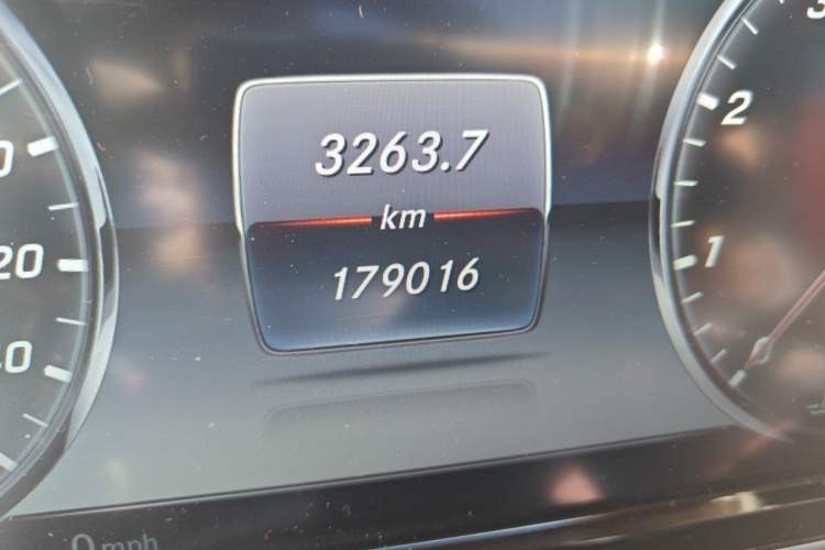 Used Mercedes-Benz S-Class 2016 S 320 L Luxury Model Odometer Close Up