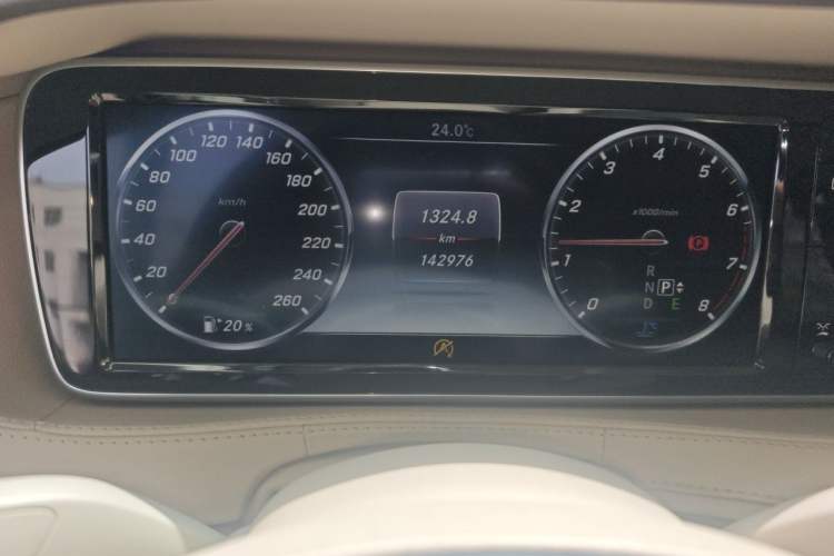 Used Mercedes-Benz S-Class 2016 S 320 L Luxury Model Odometer Close Up