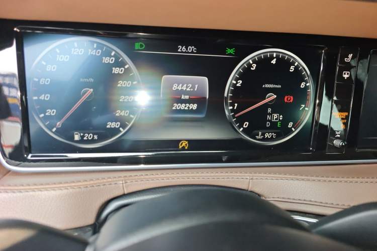 Used Mercedes-Benz S-Class 2016 S 400 L 4MATIC Odometer Close Up