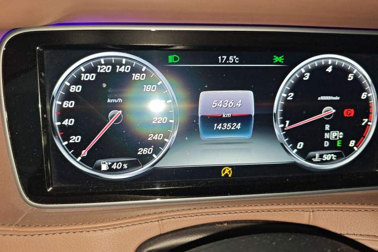 Used Mercedes-Benz S-Class 2016 S 320 L Business Model Odometer Close Up
