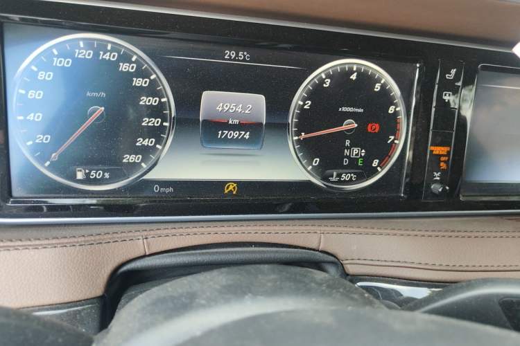 Used Mercedes-Benz S-Class 2016 S 400 L 4MATIC Odometer Close Up