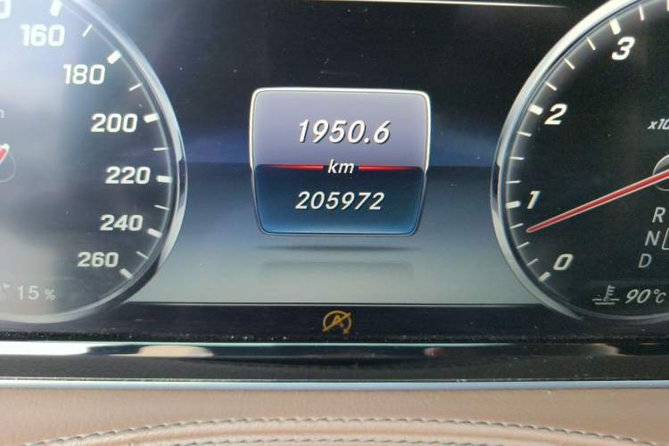 Used Mercedes-Benz S-Class 2016 S 320 L Business Model Odometer Close Up