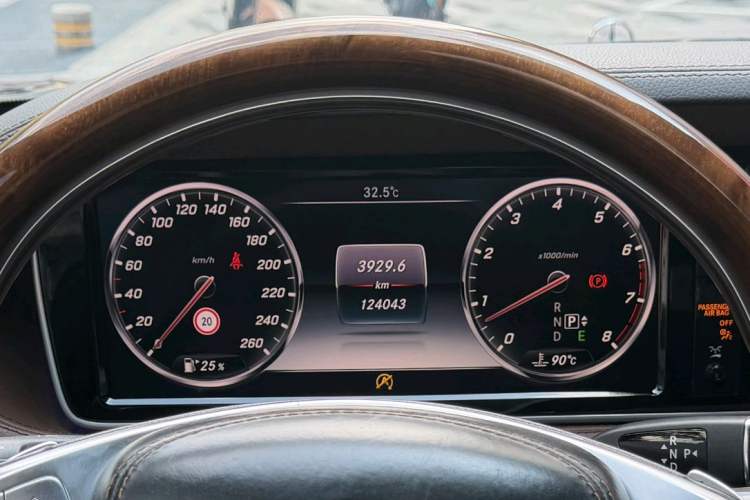 Used Mercedes-Benz S-Class 2016 S 320 L Luxury Model Odometer Close Up