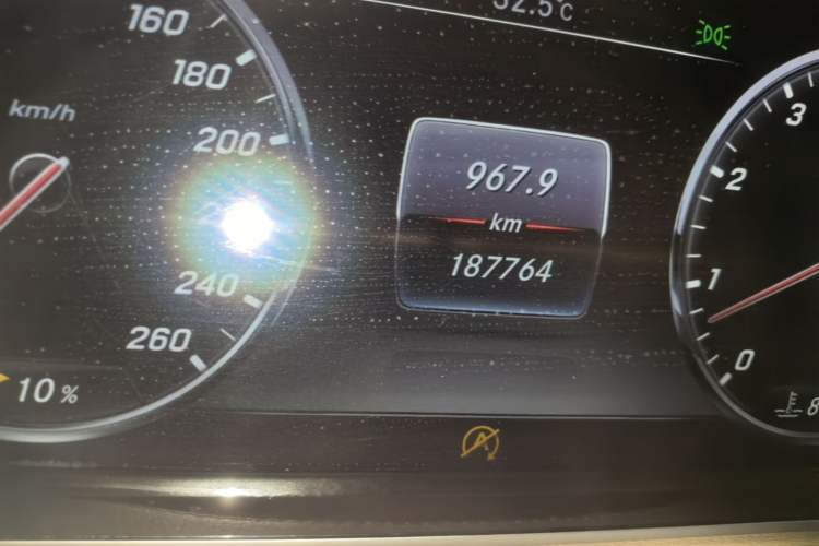 Used Mercedes-Benz S-Class 2016 S 320 L Business Model Odometer Close Up