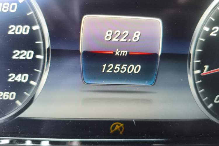 Used Mercedes-Benz S-Class 2016 S 320 L Business Model Odometer Close Up
