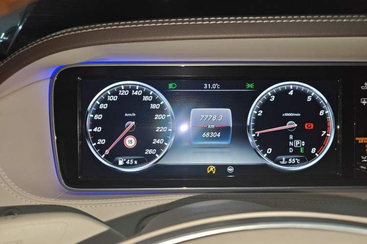 Used Mercedes-Benz S-Class 2016 S 500 L 4MATIC Odometer Close Up