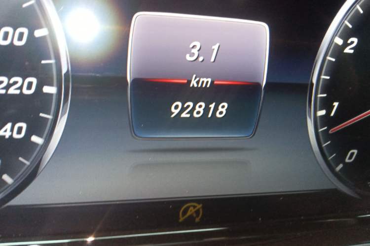 Used Mercedes-Benz S-Class 2016 S 320 L Business Model Odometer Close Up