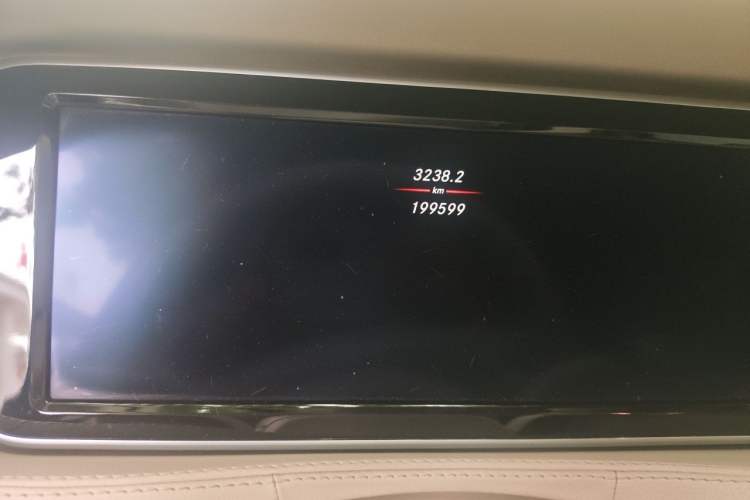 Used Mercedes-Benz S-Class 2016 S 320 L Business Model Odometer Close Up