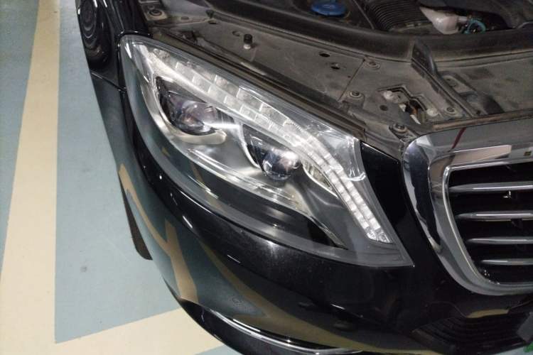 Used Mercedes-Benz S-Class 2016 S 320 L Business Model Right Front Headlight