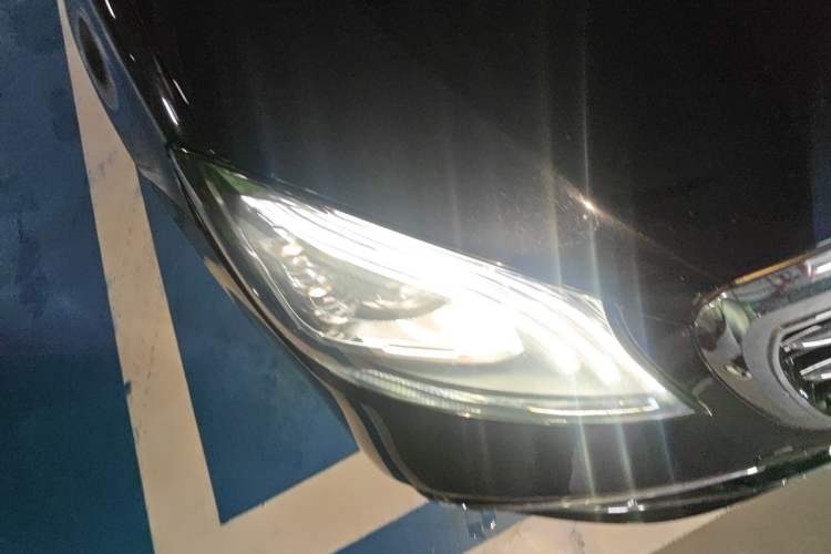 Used Mercedes-Benz S-Class 2016 S 320 L Luxury Model Right Front Headlight