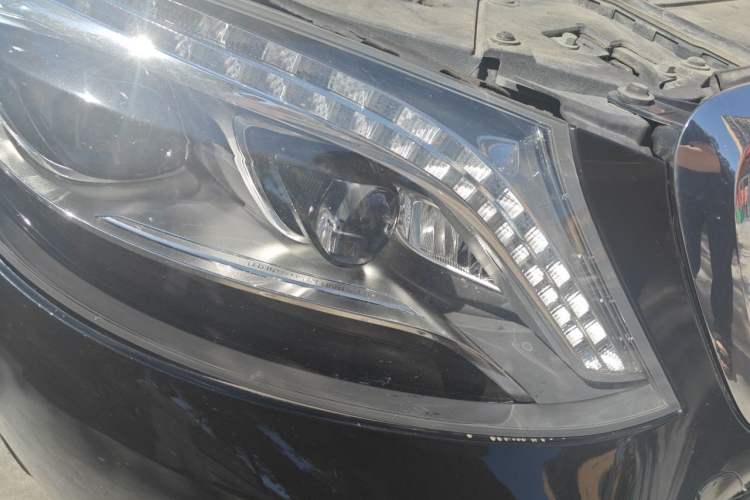 Used Mercedes-Benz S-Class 2016 S 320 L Luxury Model Right Front Headlight