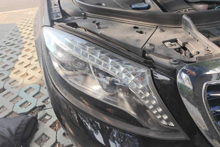 Used Mercedes-Benz S-Class 2016 S 320 L Business Model Right Front Headlight