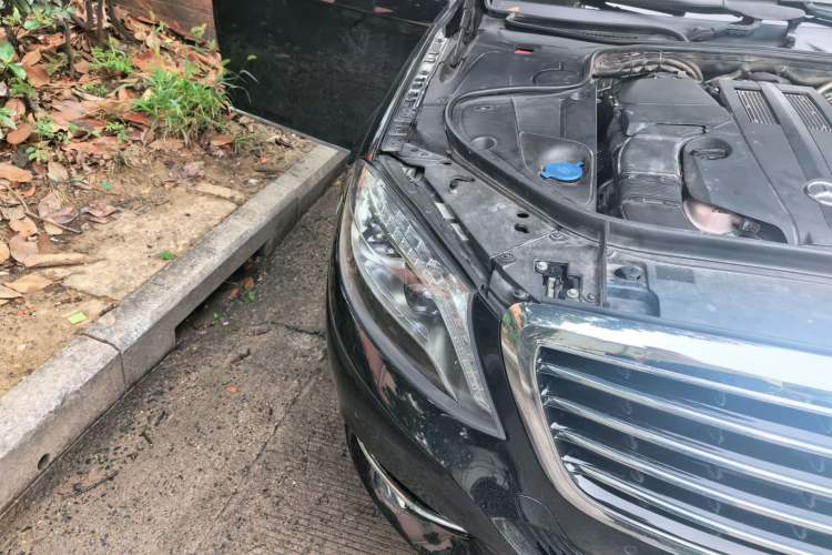 Used Mercedes-Benz S-Class 2016 S 320 L Business Model Right Front Headlight