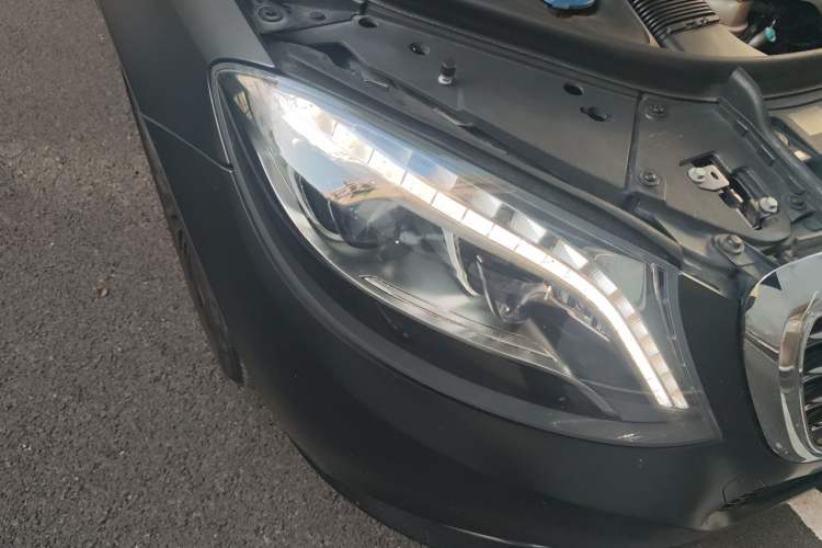 Used Mercedes-Benz S-Class 2016 S 320 L Business Model Right Front Headlight