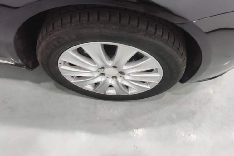 Used Mercedes-Benz S-Class 2016 S 320 L Luxury Model Right Front Wheel Hub