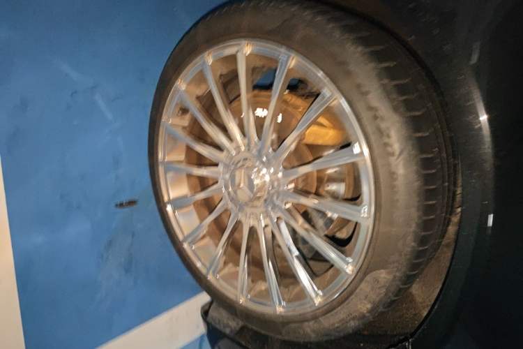 Used Mercedes-Benz S-Class 2016 S 320 L Luxury Model Right Front Wheel Hub