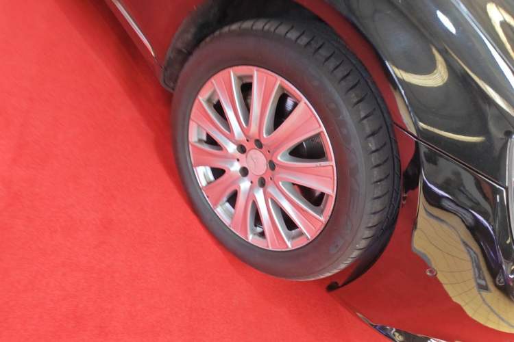 Used Mercedes-Benz S-Class 2016 S 320 L Luxury Model Right Front Wheel Hub