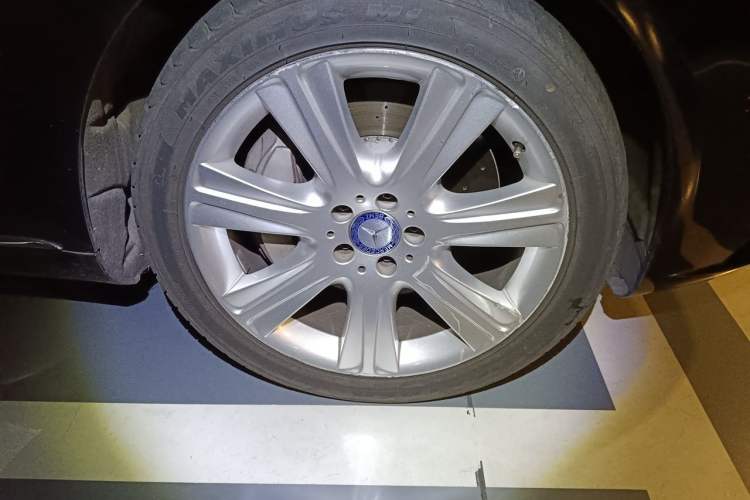 Used Mercedes-Benz S-Class 2016 S 400 L Right Front Wheel Hub