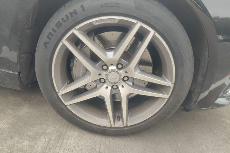 Used Mercedes-Benz S-Class 2016 S 400 L 4MATIC Right Front Wheel Hub