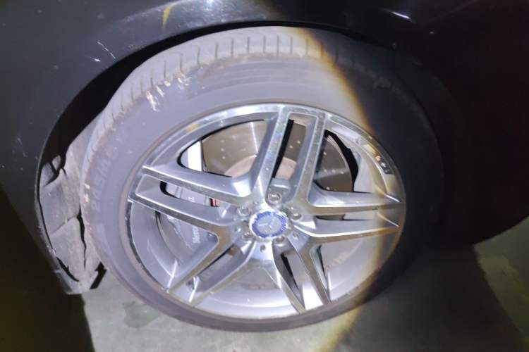 Used Mercedes-Benz S-Class 2016 S 400 L 4MATIC Right Front Wheel Hub