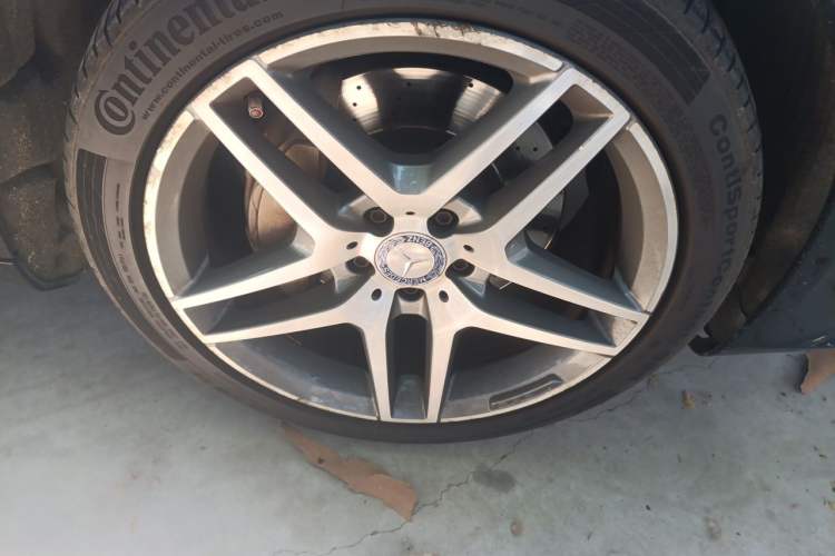 Used Mercedes-Benz S-Class 2016 S 320 L Luxury Model Right Front Wheel Hub