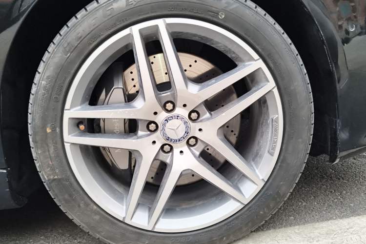 Used Mercedes-Benz S-Class 2016 S 400 L 4MATIC Right Front Wheel Hub