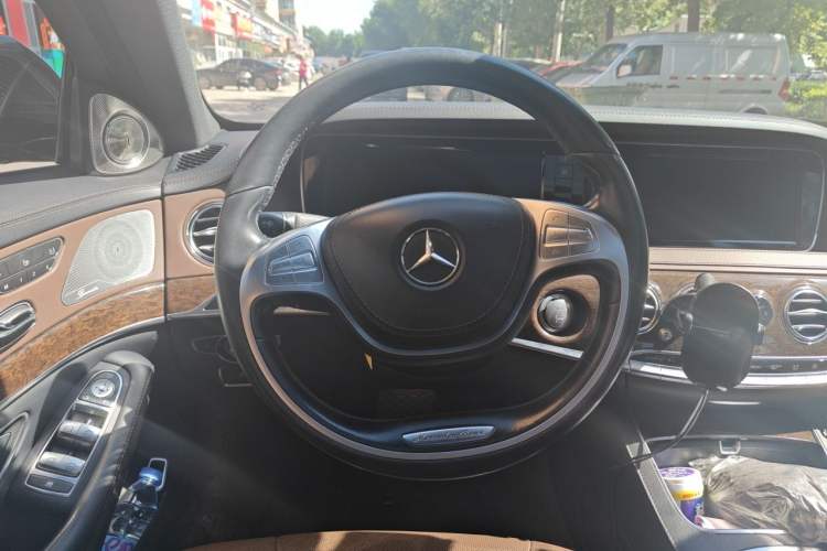 Used Mercedes-Benz S-Class 2016 S 320 L Luxury Model Steering Wheel