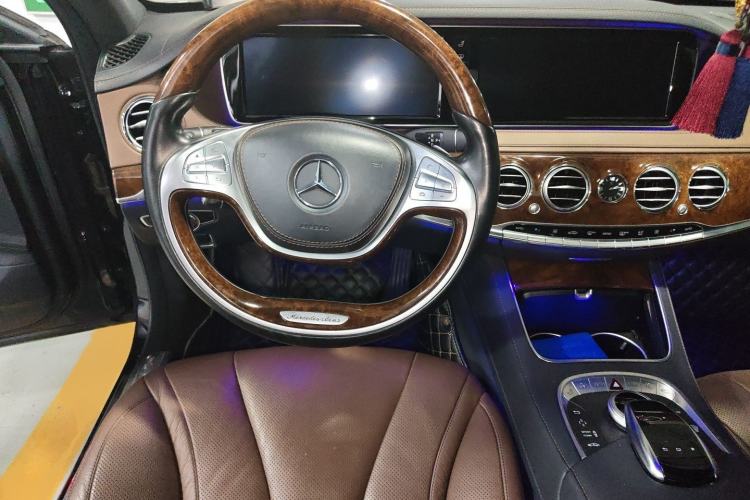 Used Mercedes-Benz S-Class 2016 S 320 L Luxury Model Steering Wheel