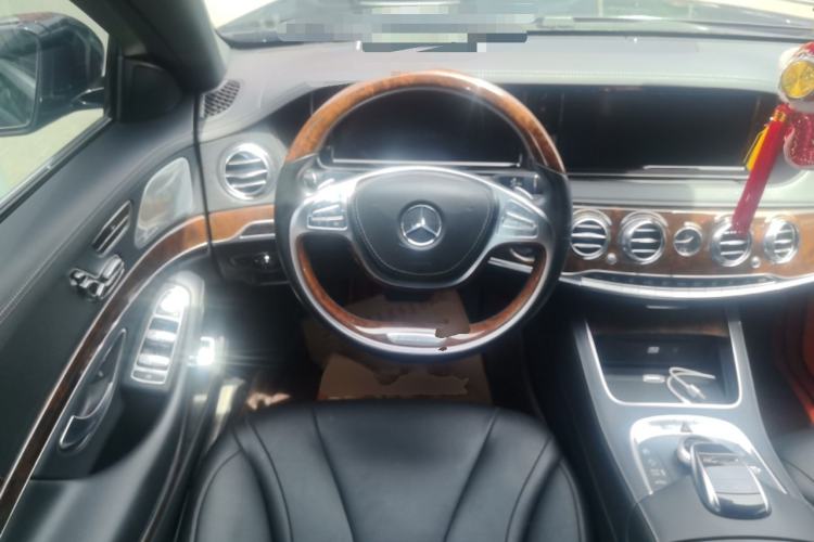 Used Mercedes-Benz S-Class 2016 S 320 L Luxury Model Steering Wheel
