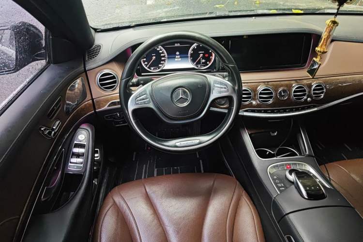 Used Mercedes-Benz S-Class 2016 S 320 L Business Model Steering Wheel