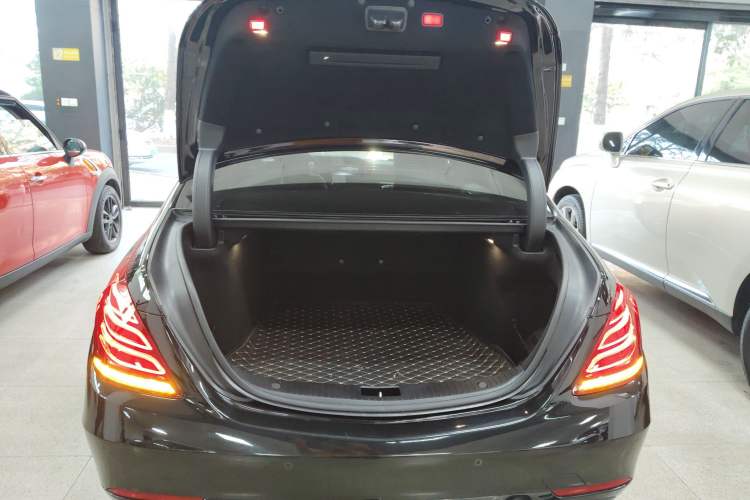 Used Mercedes-Benz S-Class 2016 S 320 L Luxury Model Trunk