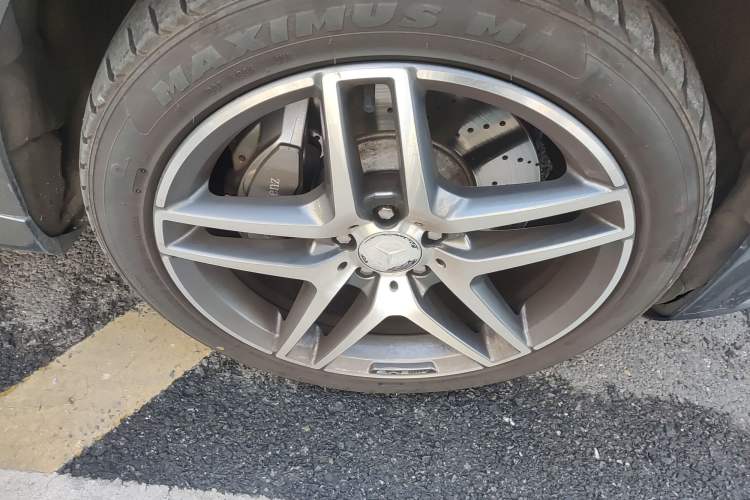 Used Mercedes-Benz S-Class 2016 S 400 L 4MATIC Right Front Wheel Hub