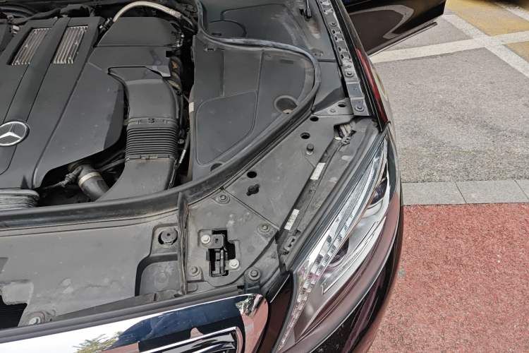 Used Mercedes-Benz S-Class 2016 S 320 L Luxury Model Engine Bay Left
