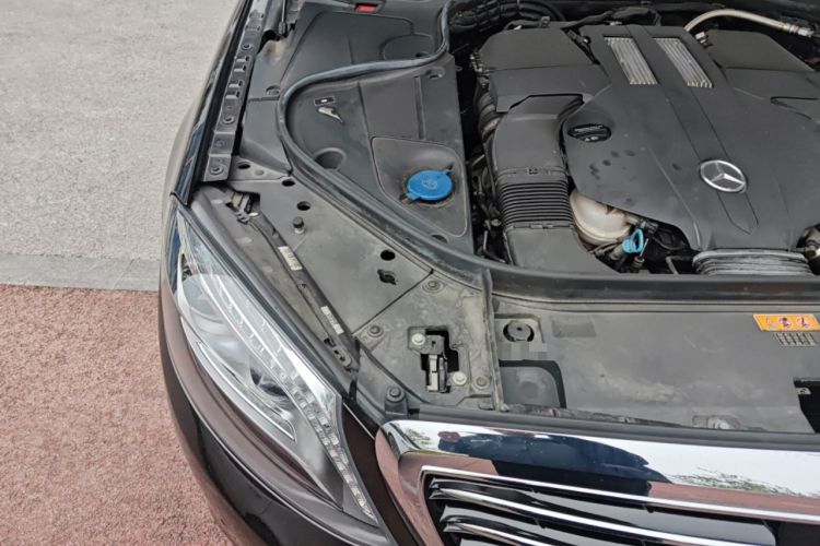 Used Mercedes-Benz S-Class 2016 S 320 L Luxury Model Engine Bay Right