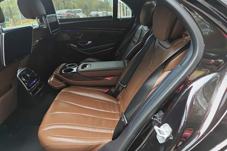 Used Mercedes-Benz S-Class 2016 S 320 L Luxury Model Left Rear Seat