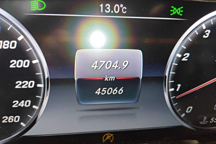 Used Mercedes-Benz S-Class 2016 S 320 L Luxury Model Odometer Close Up