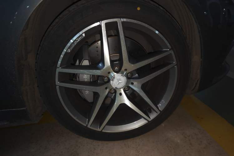 Used Mercedes-Benz S-Class 2016 S 400 L 4MATIC Right Front Wheel Hub