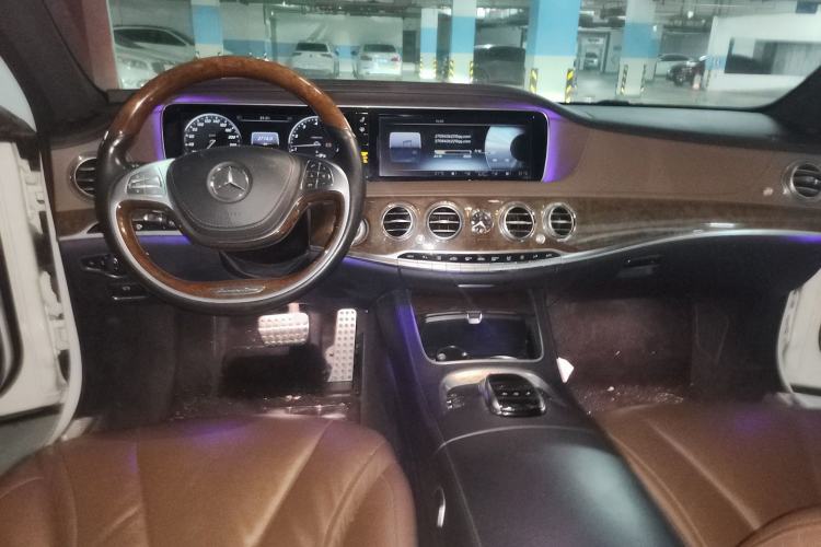 Used Mercedes-Benz S-Class 2016 S 320 L Luxury Model Center Console