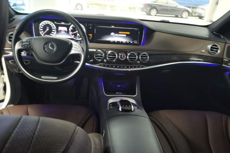 Used Mercedes-Benz S-Class 2016 S 320 L Business Model Center Console