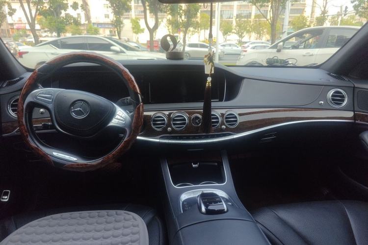 Used Mercedes-Benz S-Class 2016 S 320 L Business Model Center Console