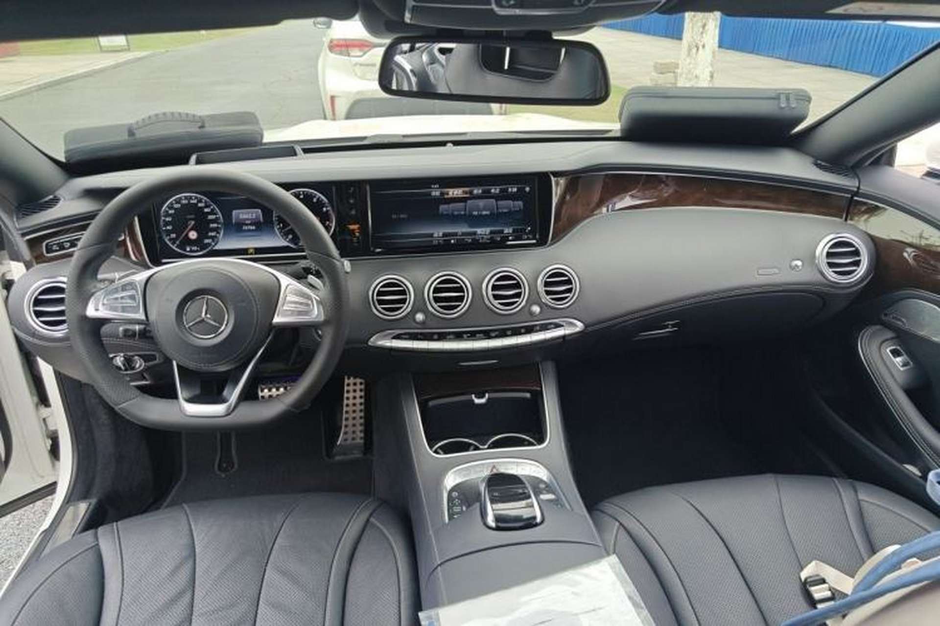 Used Mercedes-Benz S-Class 2016 S 400 4MATIC Coupe Center Console