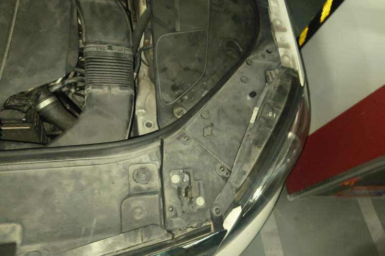 Used Mercedes-Benz S-Class 2016 S 320 L Luxury Model Engine Bay Left
