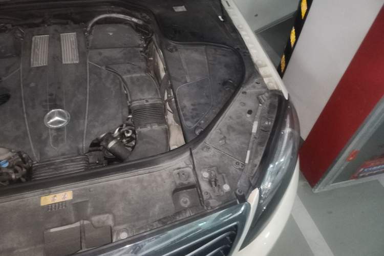 Used Mercedes-Benz S-Class 2016 S 320 L Luxury Model Engine Bay Left