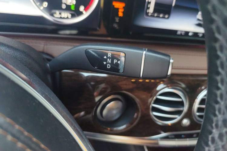 Used Mercedes-Benz S-Class 2016 S 320 L Business Model Gear Lever