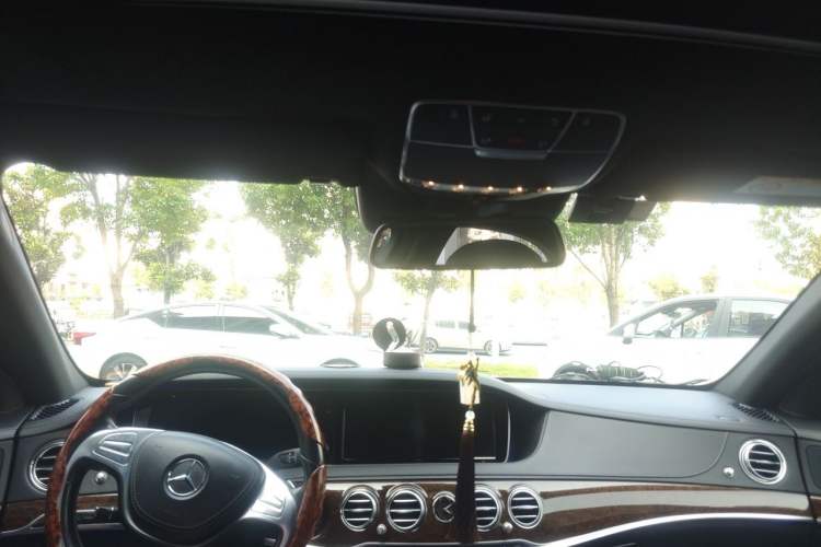 Used Mercedes-Benz S-Class 2016 S 320 L Business Model Headliner